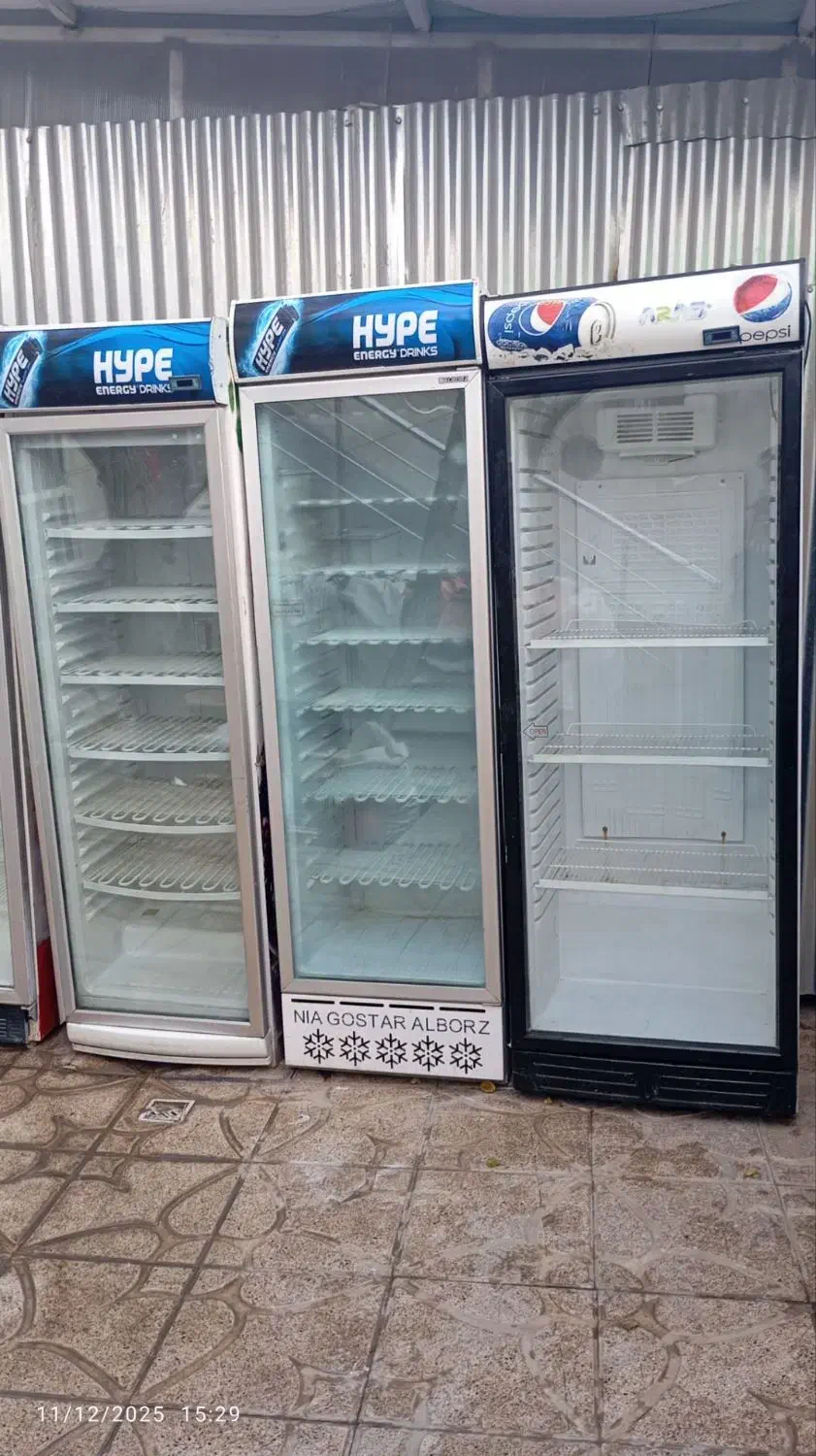 یخچال و فریزر ایستاده فریز بستنی‌ و یخچال ۶ درب|فروشگاه و مغازه|همدان, |دیوار