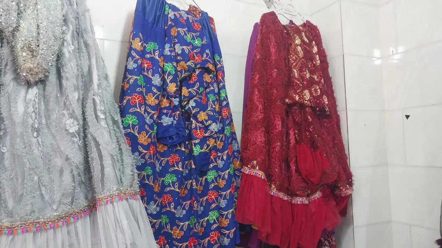 فروش چنددست لباس محلی ودودوست لباس مجلسی|لباس|مسجد سلیمان, |دیوار