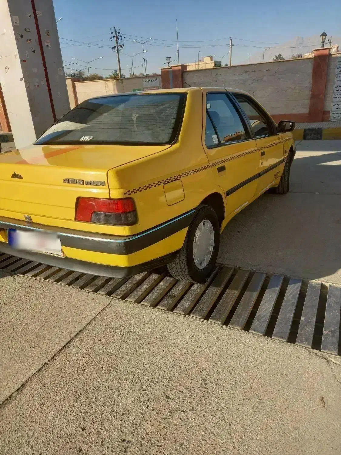 پژو۴۰۵|خودرو سواری و وانت|کرمانشاه, |دیوار