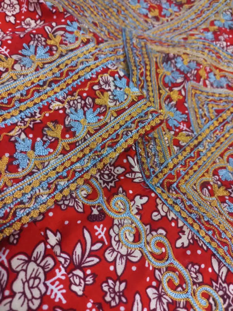 زه پذیرفته میشود|لباس|ایرانشهر, |دیوار