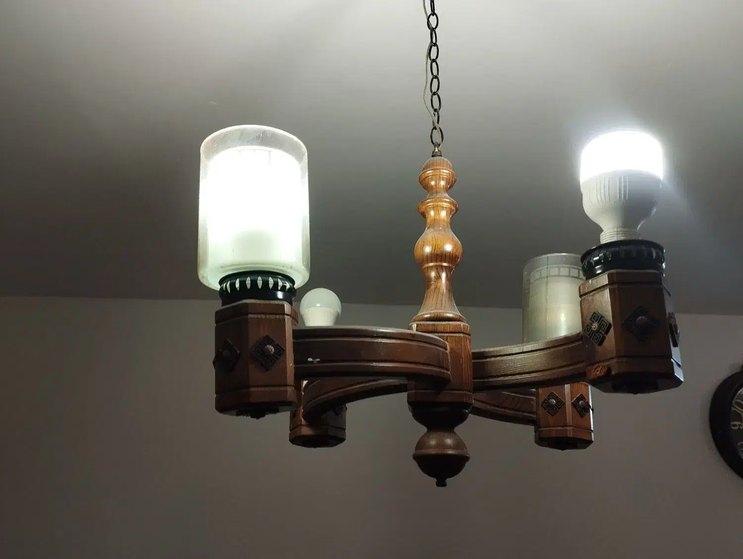 لوستر چوبی درحد نو|لوستر و چراغ آویز|مشکین‌دشت, |دیوار