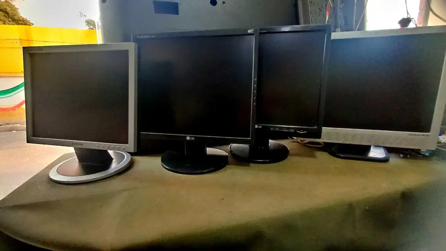 مانیتور اقتصادی با ضمانت - ۱۵ و ۱۷ و ۱۹ اینچ|قطعات و لوازم جانبی رایانه|فردیس, شهرک ۱۱۰|دیوار