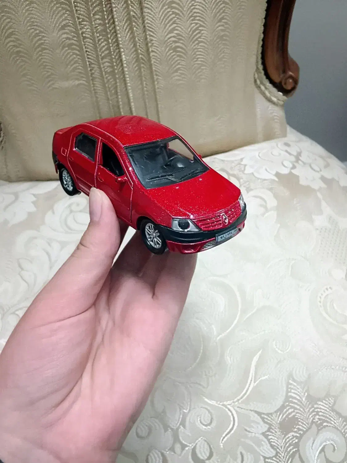 ماشین فلزی|اسباب‌بازی بچه|قم, انسجام|دیوار