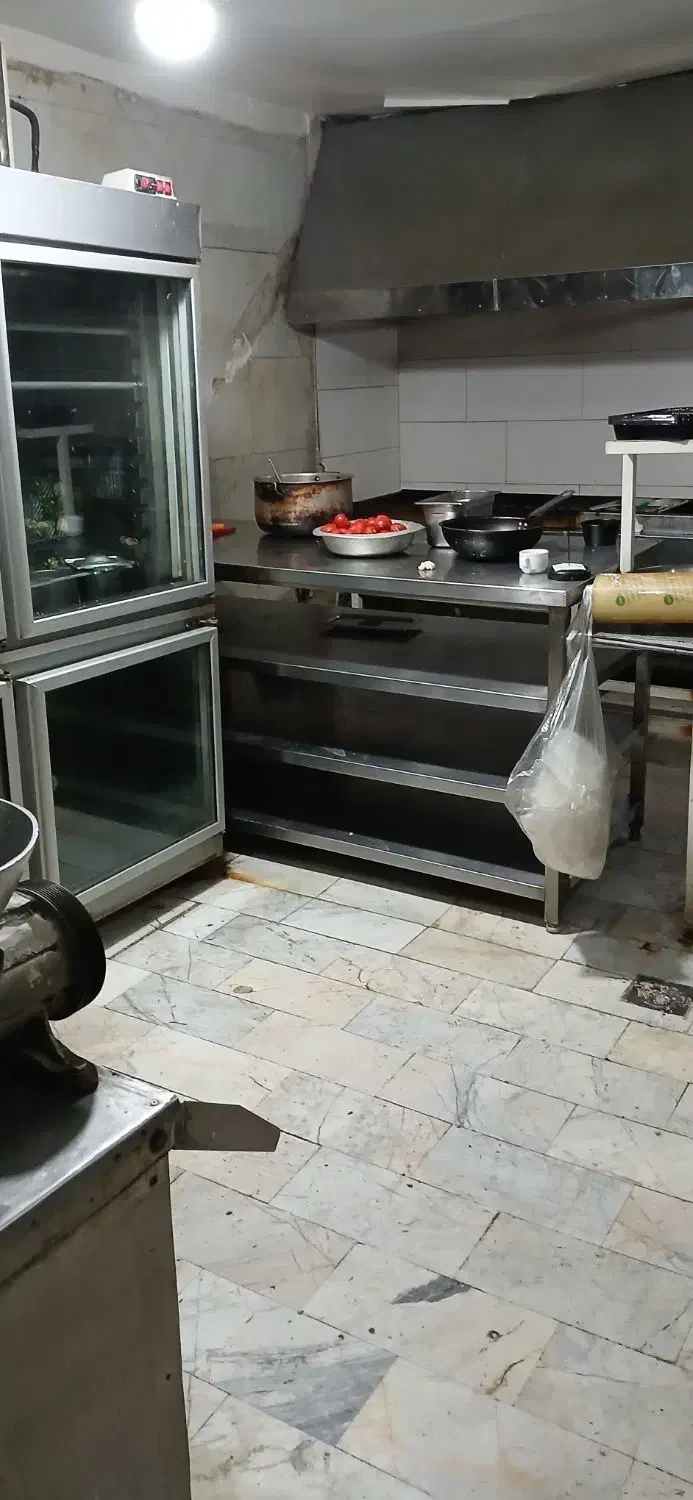 رستوران 200 متر اجاره یا شراکت|اجارهٔ مغازه و غرفه|تهران, فدک|دیوار