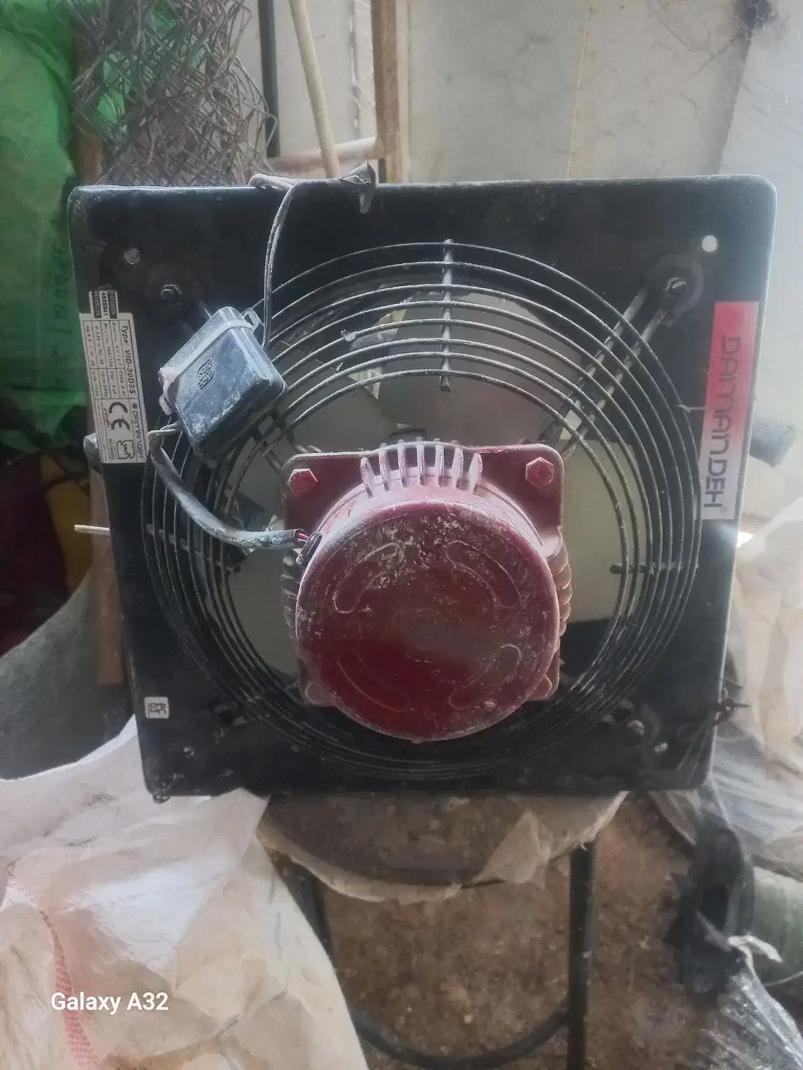 فن هواکش قفس|پنکه و تصفیه‌کنندهٔ هوا|کرمانشاه, |دیوار