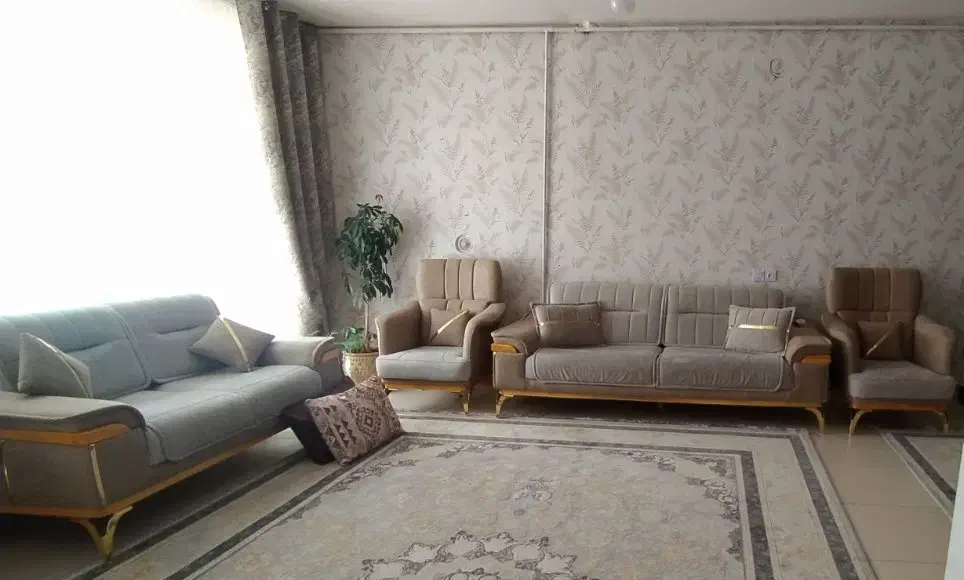 میل راحتی  تخت شو تمیز و سالم|مبلمان خانگی و میز عسلی|چناران, |دیوار