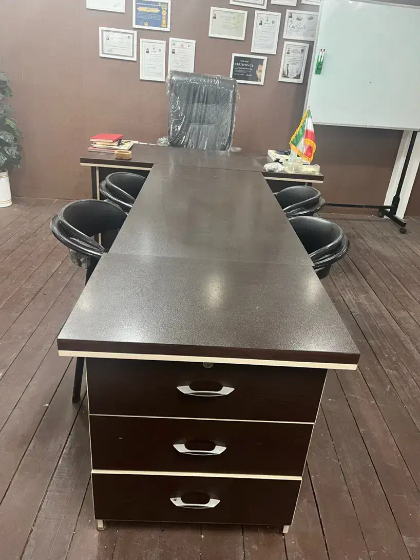 میز کنفرانس ۴ نفره قابلیت ۶ نفره|مبلمان اداری|رشت, چمارسرا|دیوار