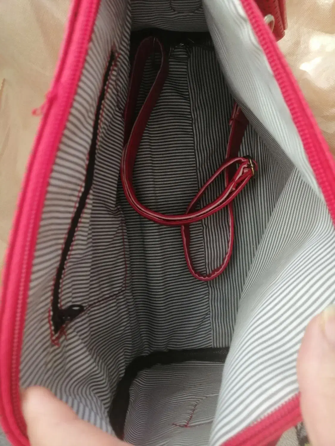 تعدادی کیف مجلسی زنانه|کیف، کفش، کمربند|شیراز, زرهی|دیوار