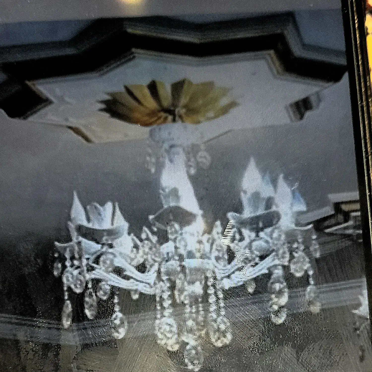 روشنایی ونور|لوستر و چراغ آویز|اندیشه, اندیشه فاز ۱|دیوار