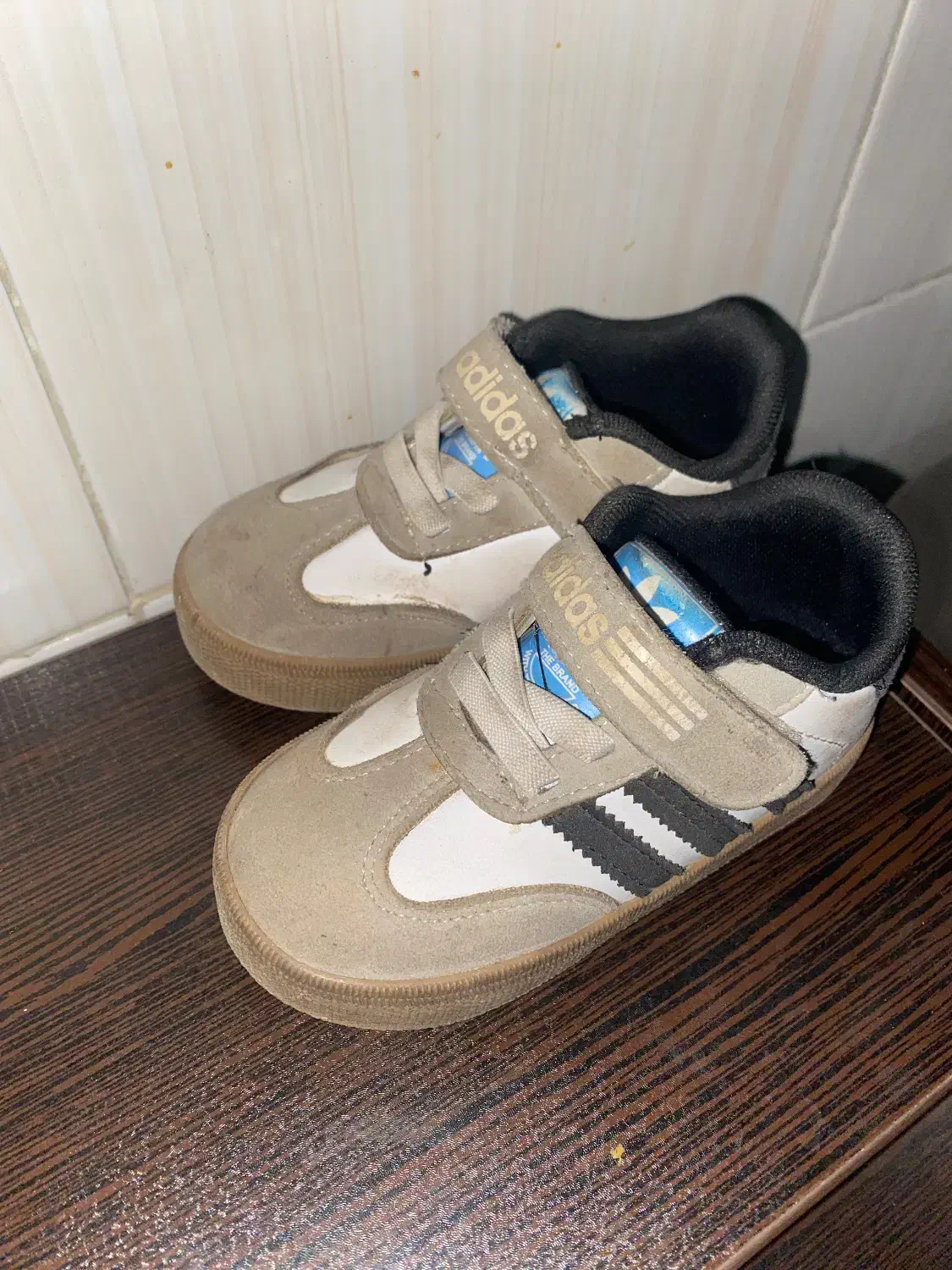 کتانی و صندل|کفش و لباس بچه|ساری, |دیوار