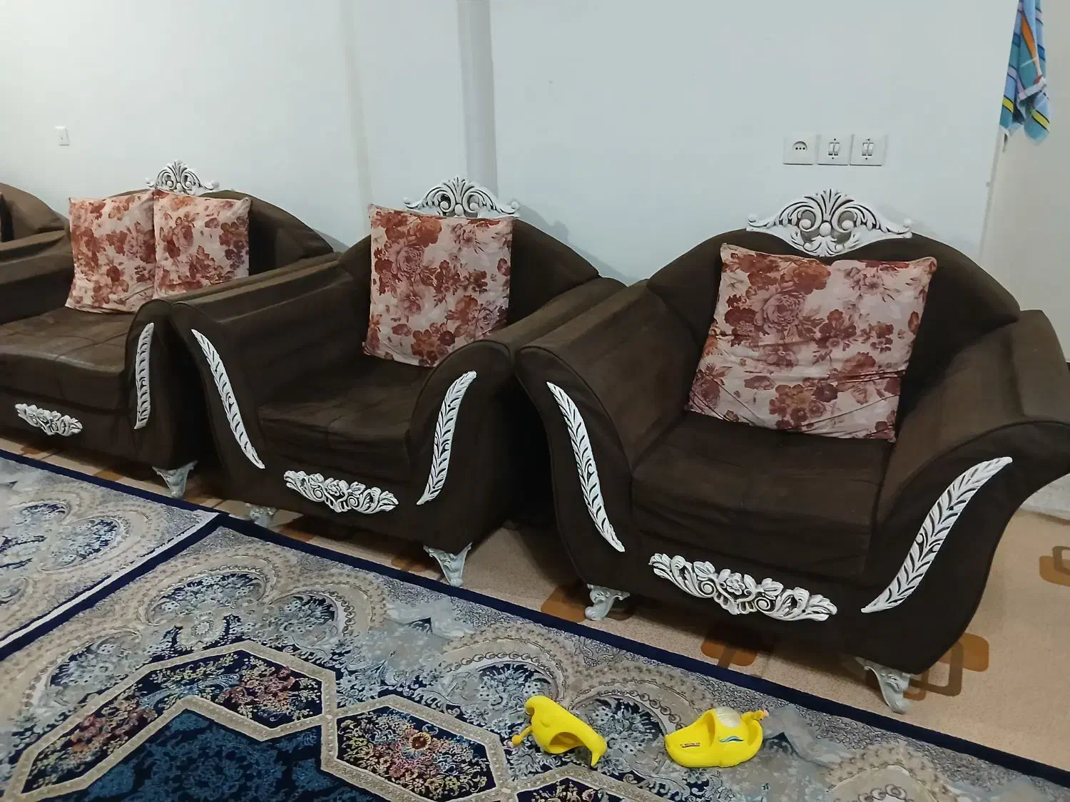 راحتی|مبلمان خانگی و میز عسلی|فولادشهر, A6|دیوار