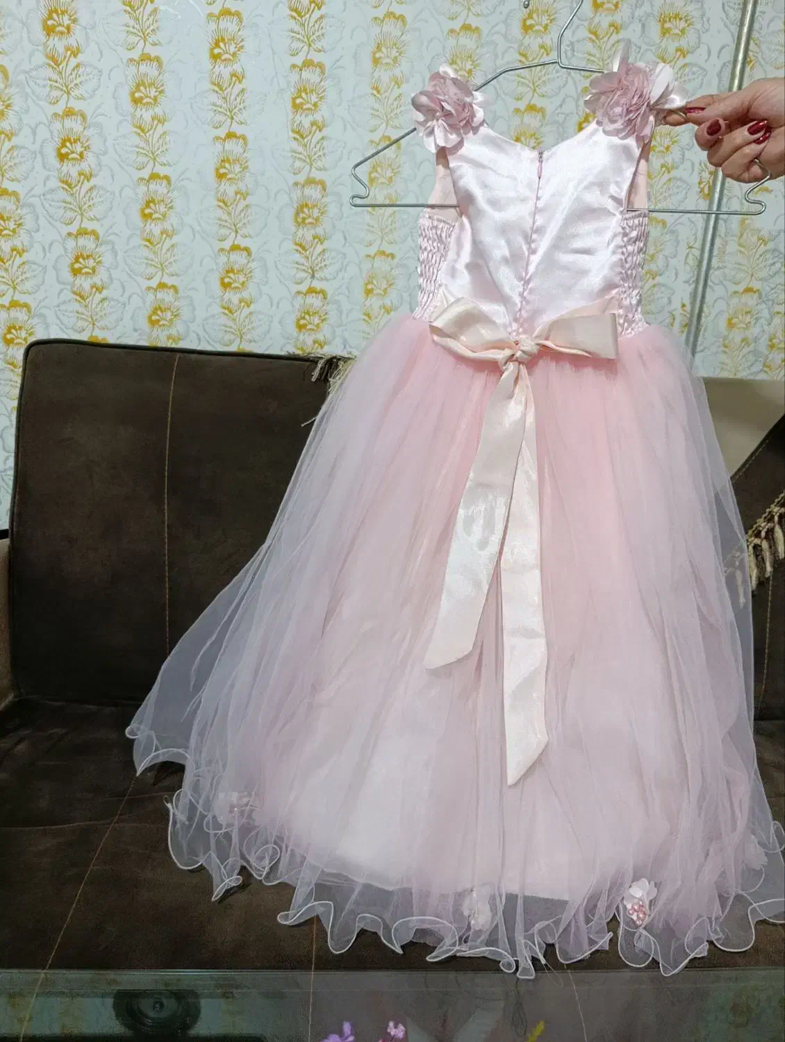 لباس عروس|لباس|خوی, |دیوار