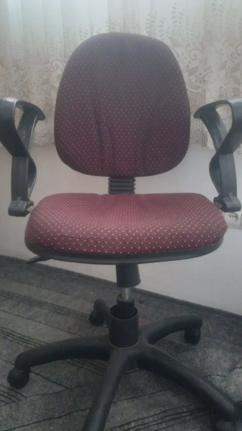 صندلی گردان|صندلی و نیمکت|تربتحیدریه, پائین ولایت|دیوار