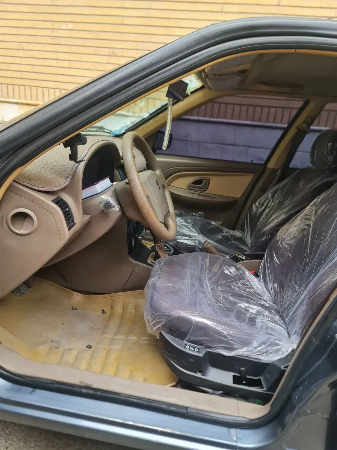 پژو 405 مدل 98|خودرو سواری و وانت|قم, باغ شازده|دیوار