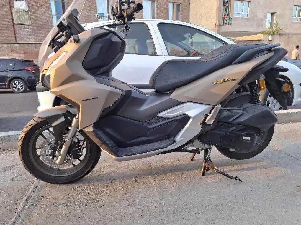 موتور adv 180 رنگ دیزرت رنگ اصلی adv زیگما|موتورسیکلت|تهران, نبی اکرم|دیوار