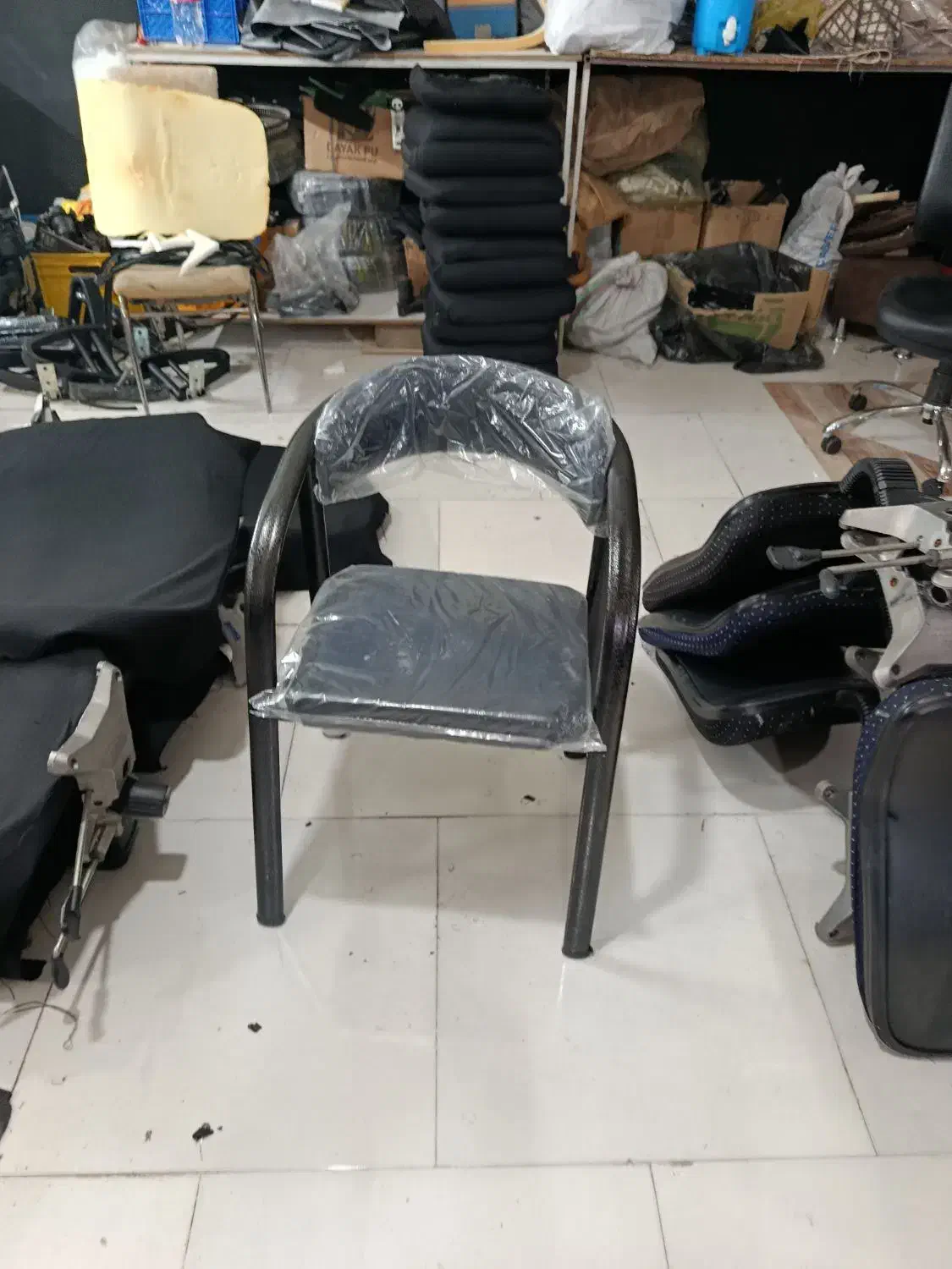 صندلی ام پی|مبلمان اداری|محمدشهر, محمدشهر|دیوار