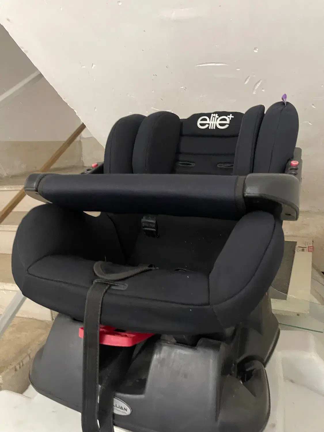 صندلی ماشین الیت|تخت و صندلی بچه|رشت, کوی مهر|دیوار