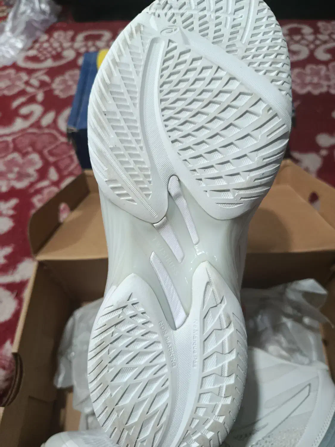 کفش والیبال asics skyelite ff1|کیف، کفش، کمربند|شیراز, دارالرحمه|دیوار