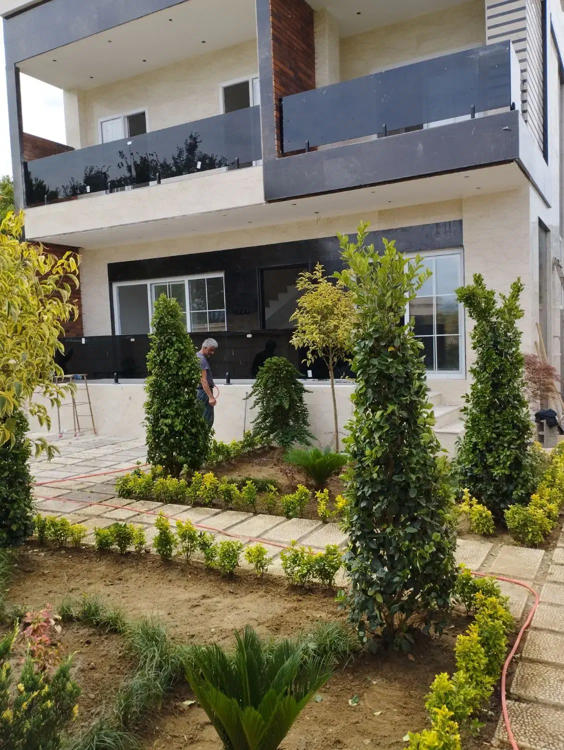 باغبانی،درختکاری و طراحی فضای سبز|خدمات باغبانی و درختکاری|صومعهسرا, |دیوار