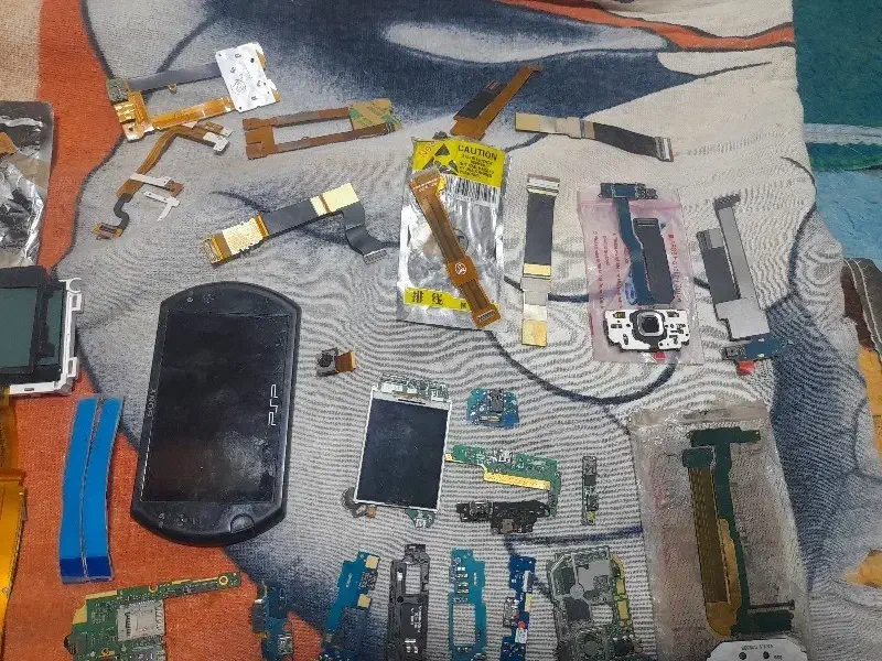 قطعات تلفن های همراه|لوازم جانبی موبایل و تبلت|بم, |دیوار