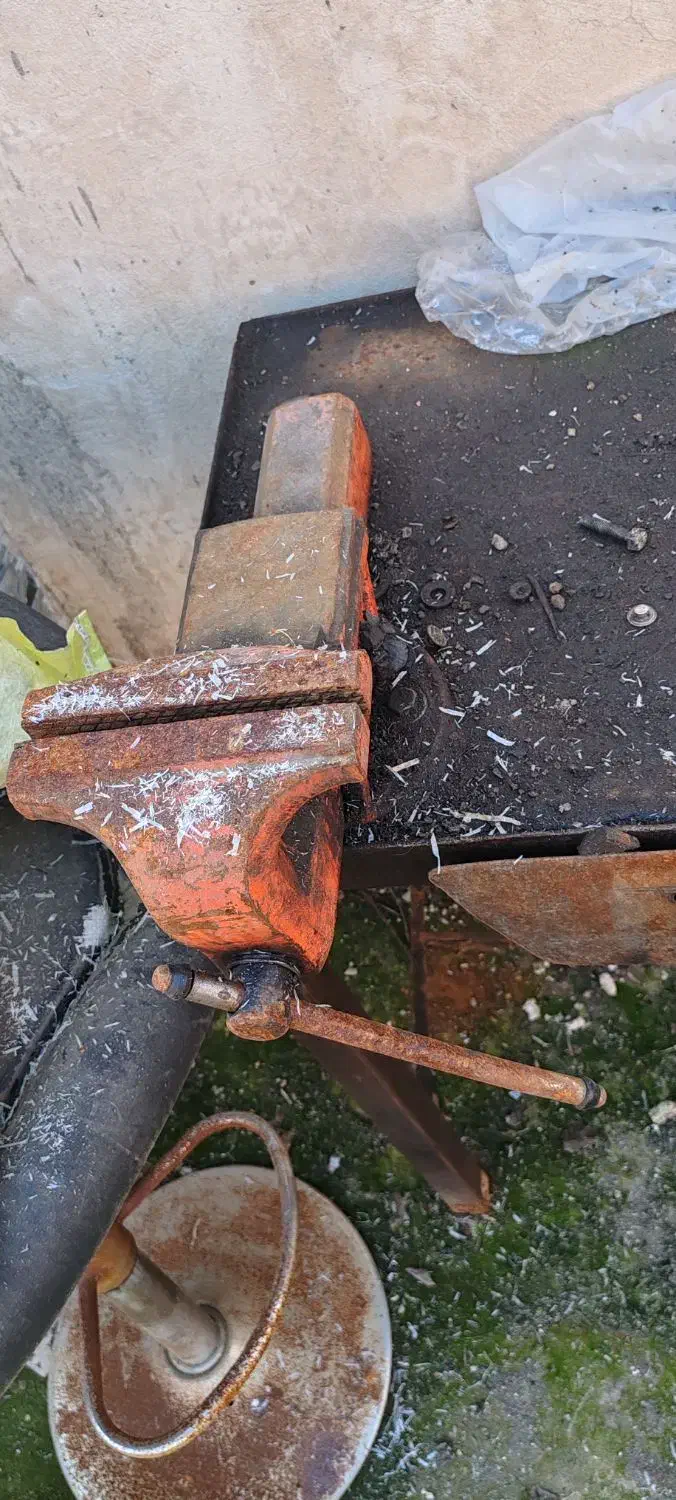 میز کار آهنی با کشو همراه با گیره قدیمی ژاپنی|فروشگاه و مغازه|رشت, لاکان|دیوار