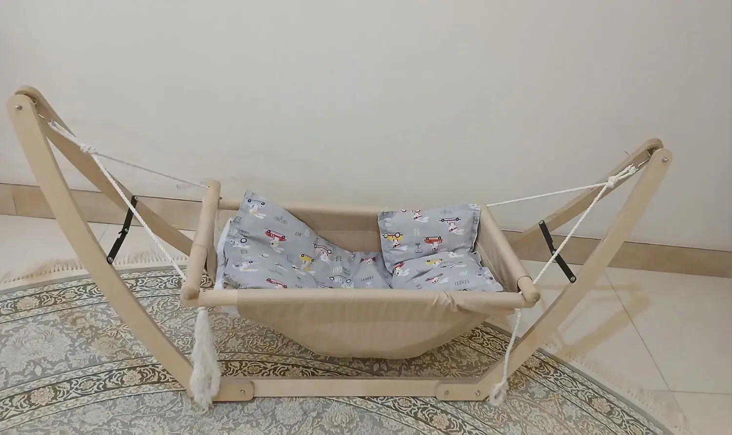 گهواره چند بار استفاده شده در حد نو|تخت و صندلی بچه|شاهرود, |دیوار