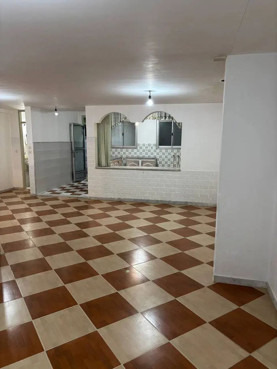 طبقه همکف راه جدا مدرس|اجارهٔ آپارتمان|خمین, |دیوار