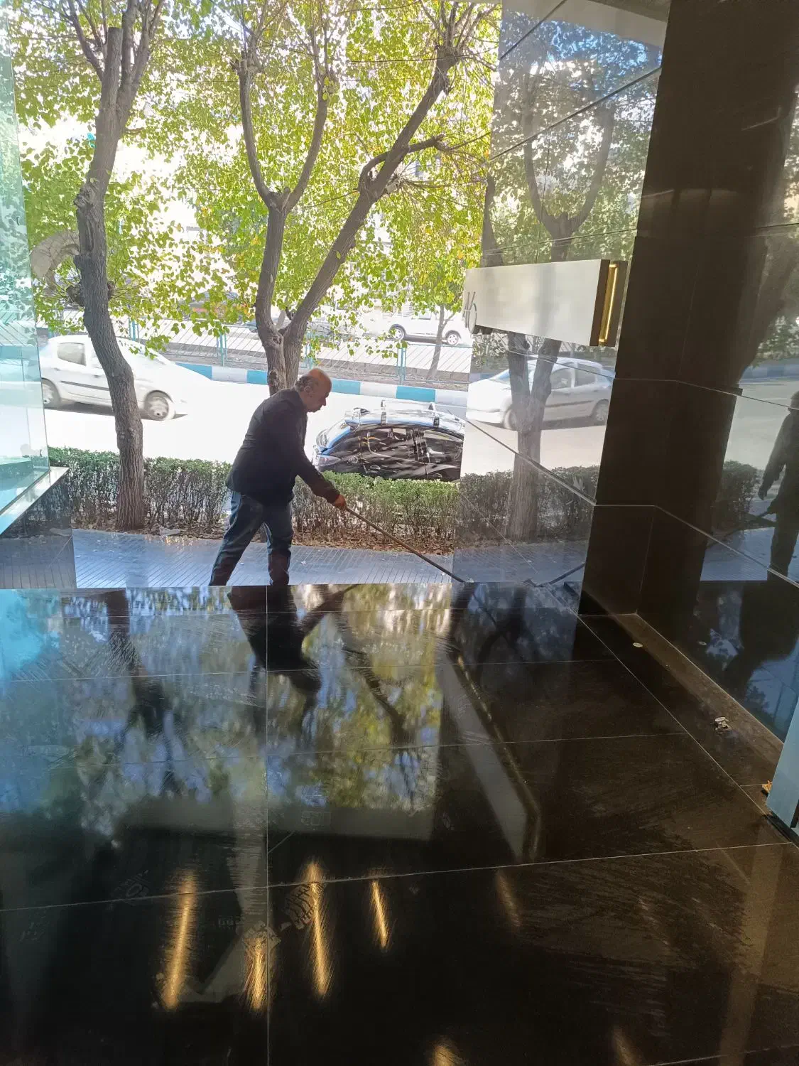 نیرو نظافتی و لابی من بازنشسته|استخدام سرایداری و نظافت|تهران, قیطریه|دیوار