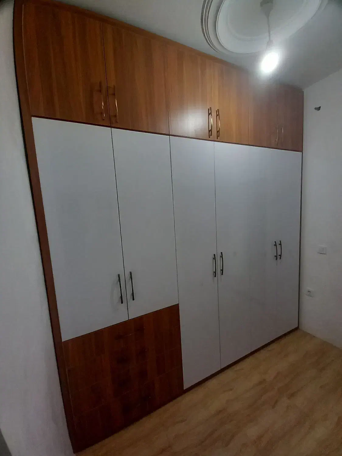 طراحی و اجرای کابینت کمددیواری و پارکت قرنیز|خدمات پیشه و مهارت|بجنورد, |دیوار