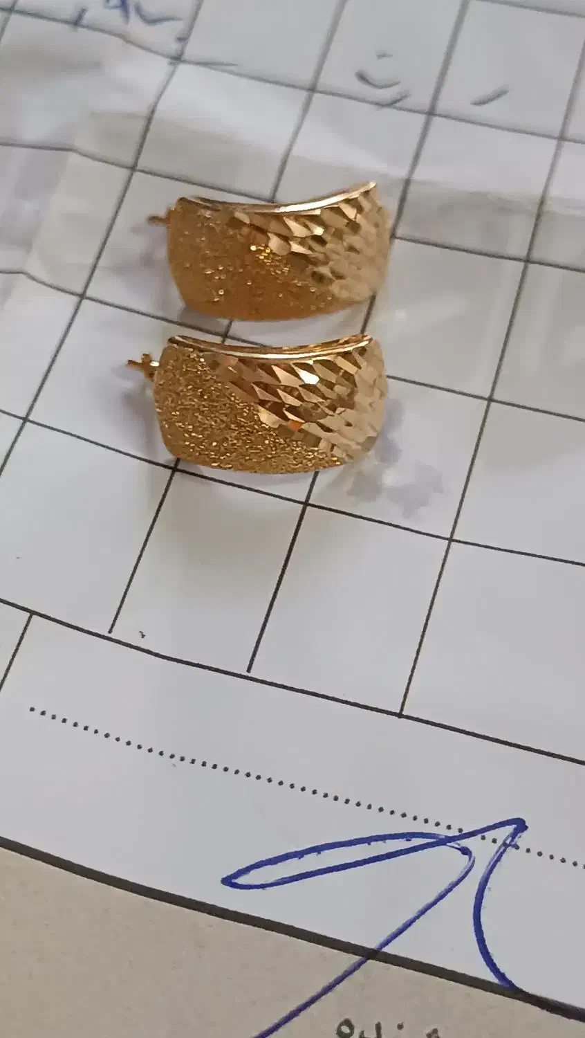 گوشواره طلا|جواهرات|بابل, |دیوار