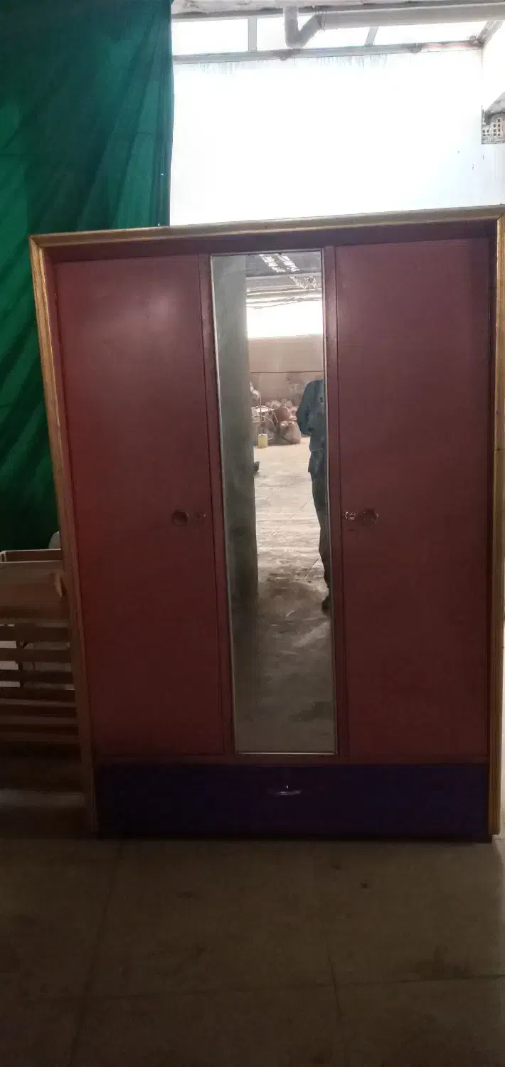 کمد فلزی بزرگ وسالم|جاکفشی، کمد، دراور|اصفهان, ناژوان|دیوار