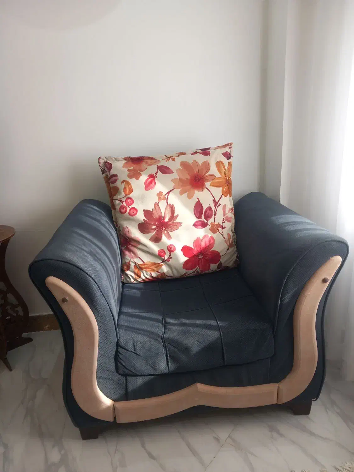 مبل راحتی|مبلمان خانگی و میز عسلی|تالش, هشتپر|دیوار