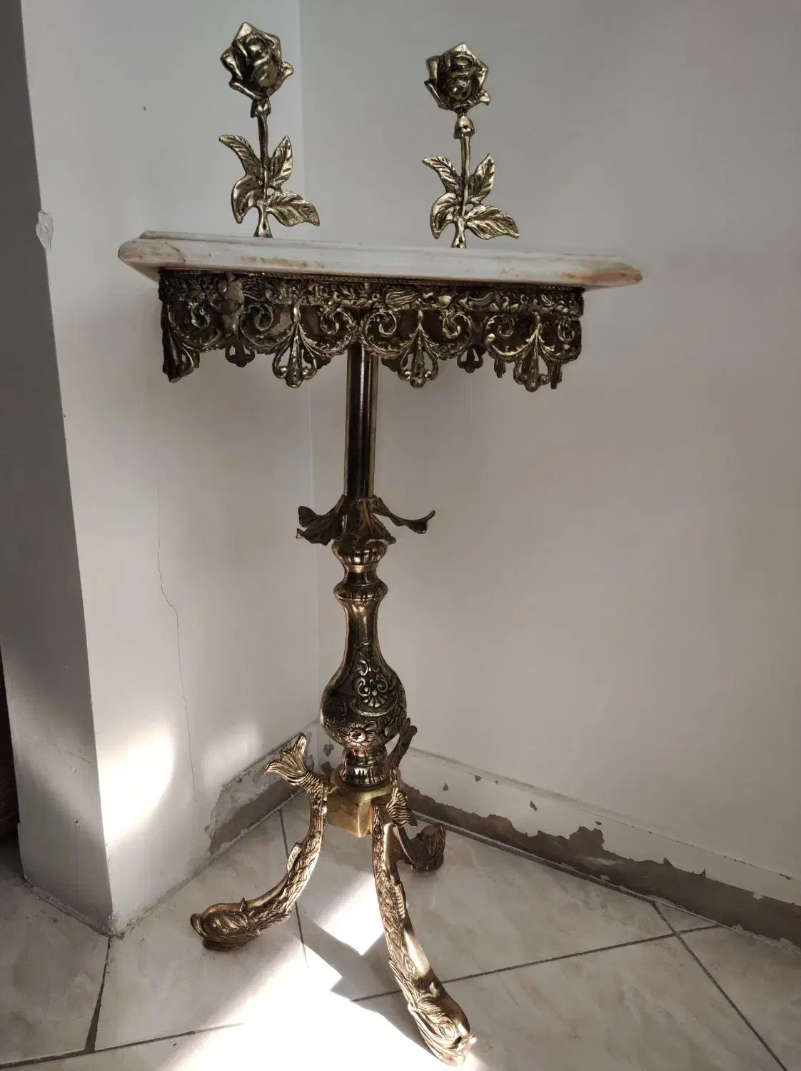 میز تلفن برنجی|میز تلفن|تهران, علم و صنعت|دیوار