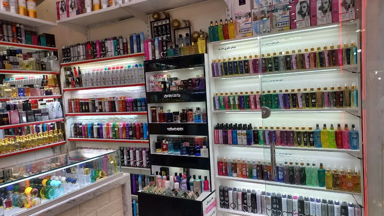 عطر و ادکلنهای اصلی اورجینال با تضمین ماندگاری|آرایشی، بهداشتی، درمانی|سنندج, |دیوار