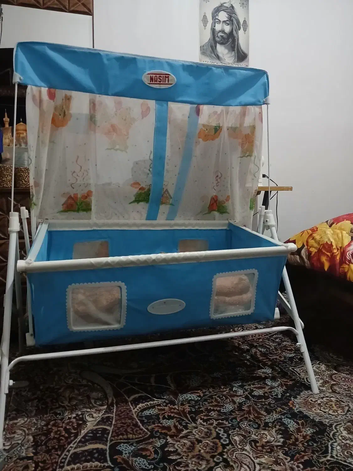 گهواره نو نو فقط از جلد باز شده|تخت و صندلی بچه|هرسین, |دیوار