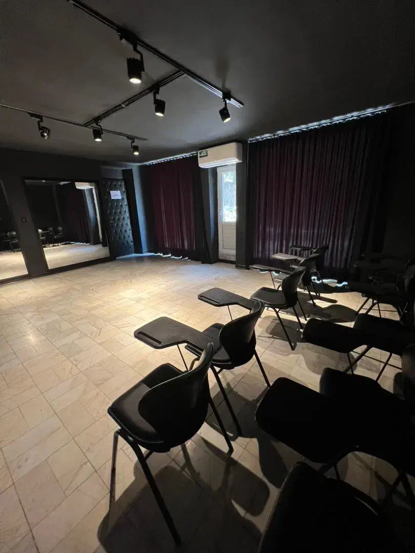 اجاره پلاتو|اجارهٔ کوتاهمدت دفتر کار و فضای آموزشی|تهران, شیراز|دیوار