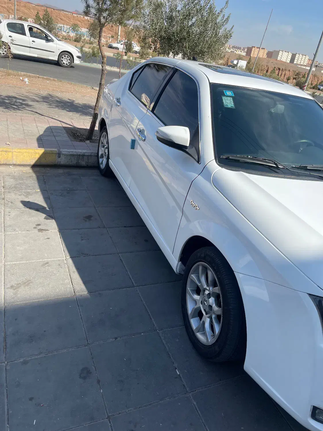 دنا پلاس اتوماتیک فول|خودرو سواری و وانت|پرند, فاز ۵|دیوار