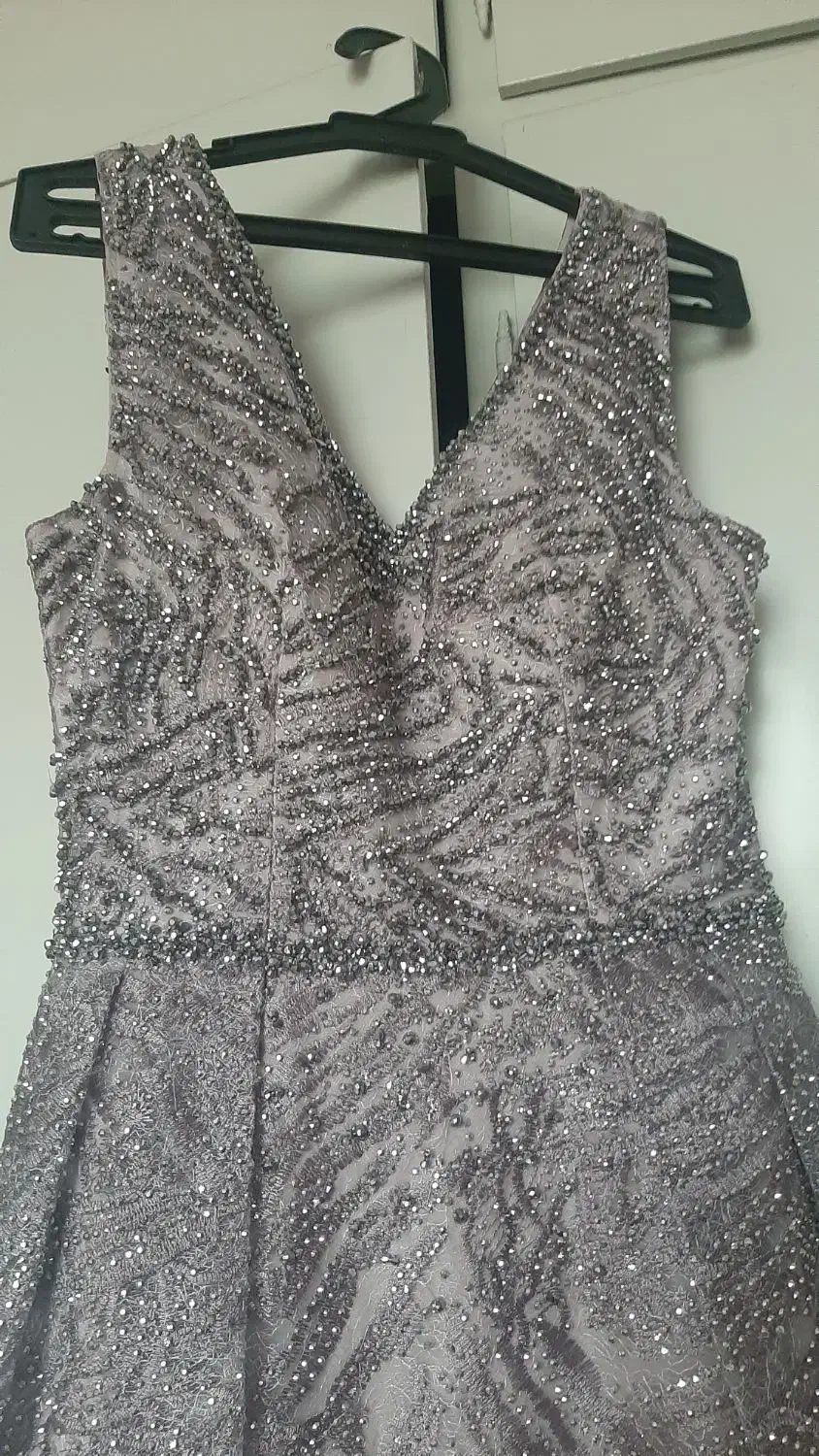 لباس مجلسی سنگ دوزی یاسی رنگ|لباس|ری, سرتخت|دیوار