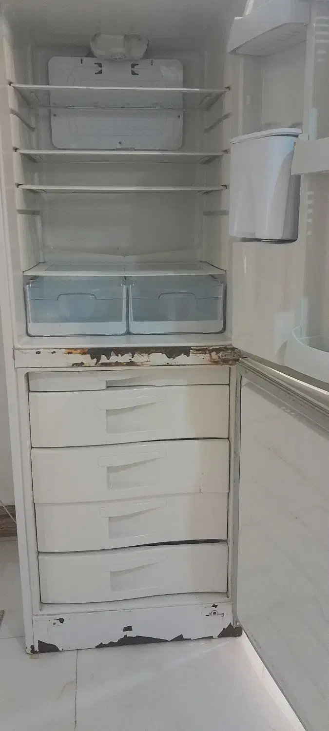 یخچال فریزرهیرکانیان کاملاسالم بدون خرابی|یخچال و فریزر|آزادشهر, |دیوار