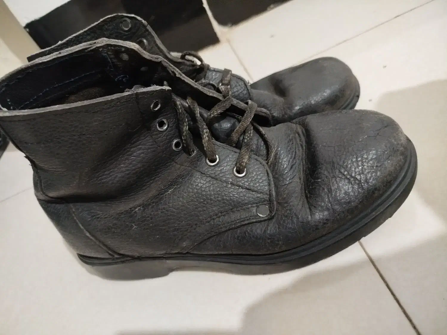 پوتین|کیف، کفش، کمربند|کوهدشت, |دیوار