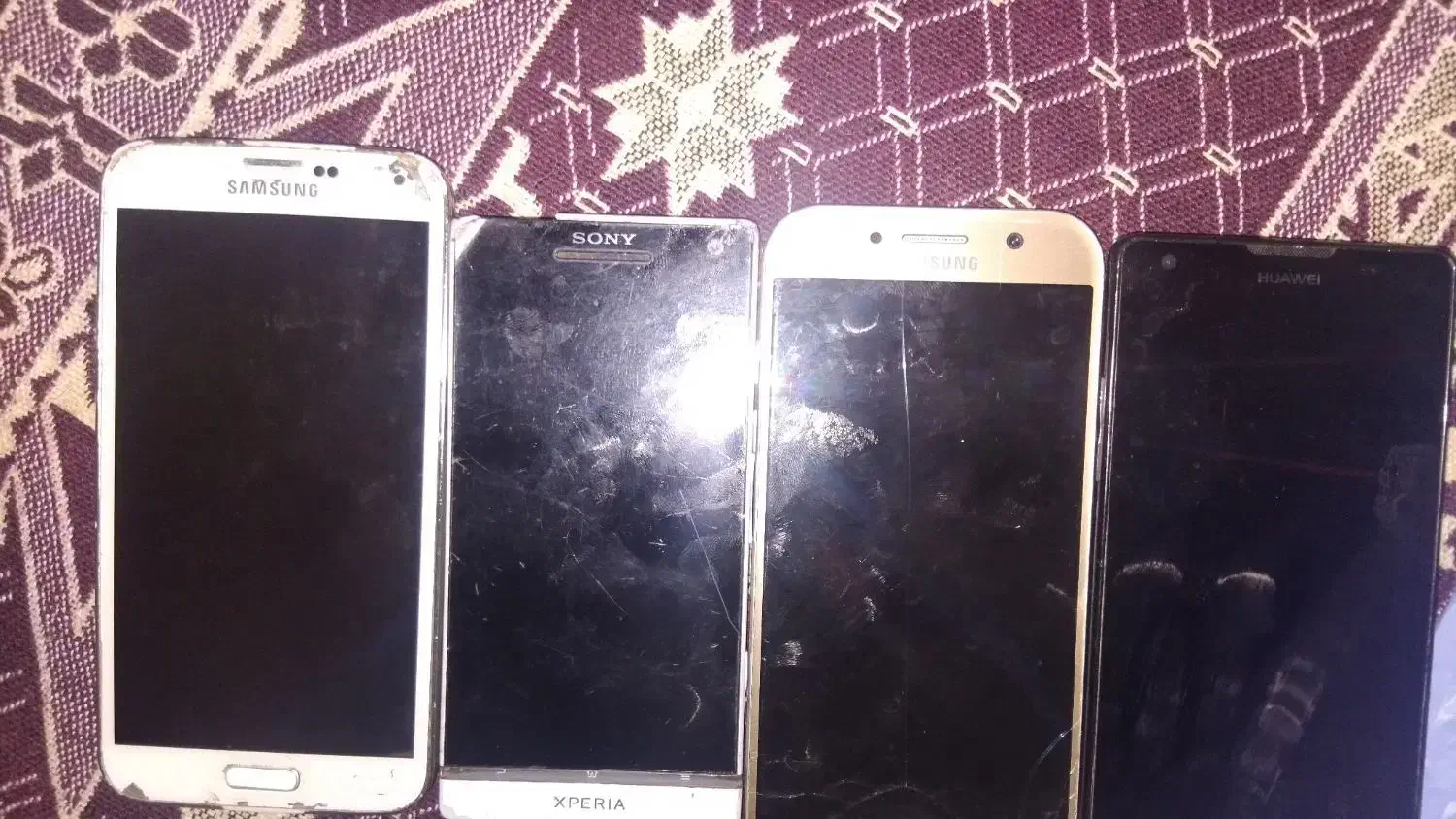 کوشی ها همه اش ال سی دی شون سالمه|موبایل|تبریز, |دیوار