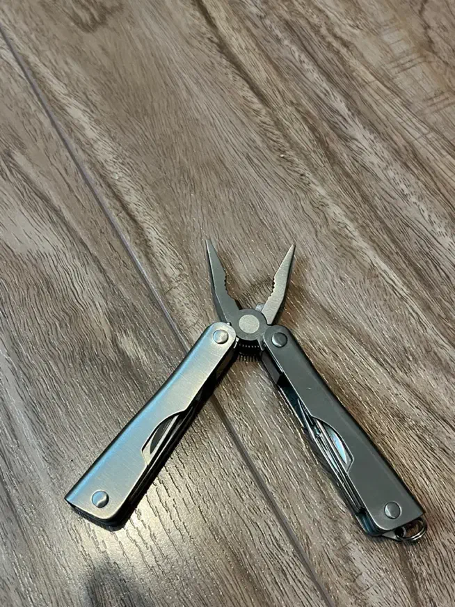 چاقو چندکاره|کوهنوردی و کمپینگ|اصفهان, پارک ایثارگران|دیوار