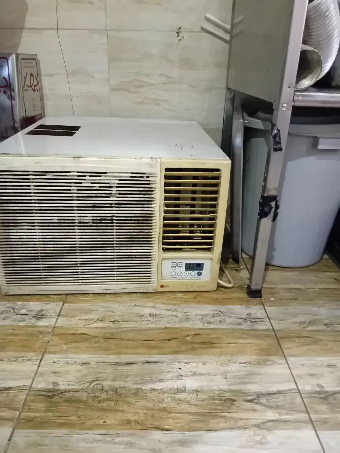 کولر تمیز|کولر گازی و فن‌کوئل|لاهیجان, شقایق|دیوار