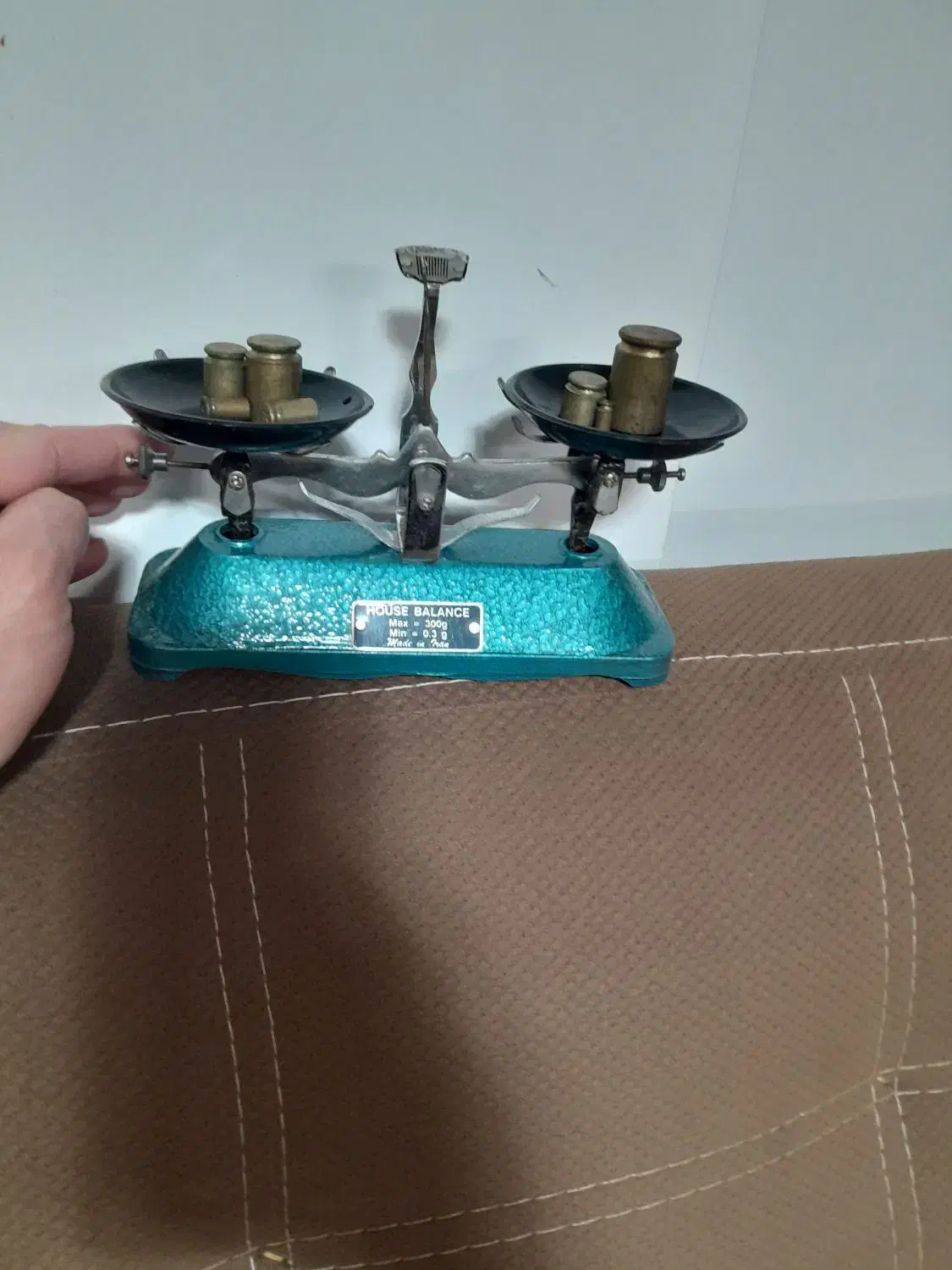 ترازو قدیمی|کلکسیون اشیاء عتیقه|لنگرود, |دیوار