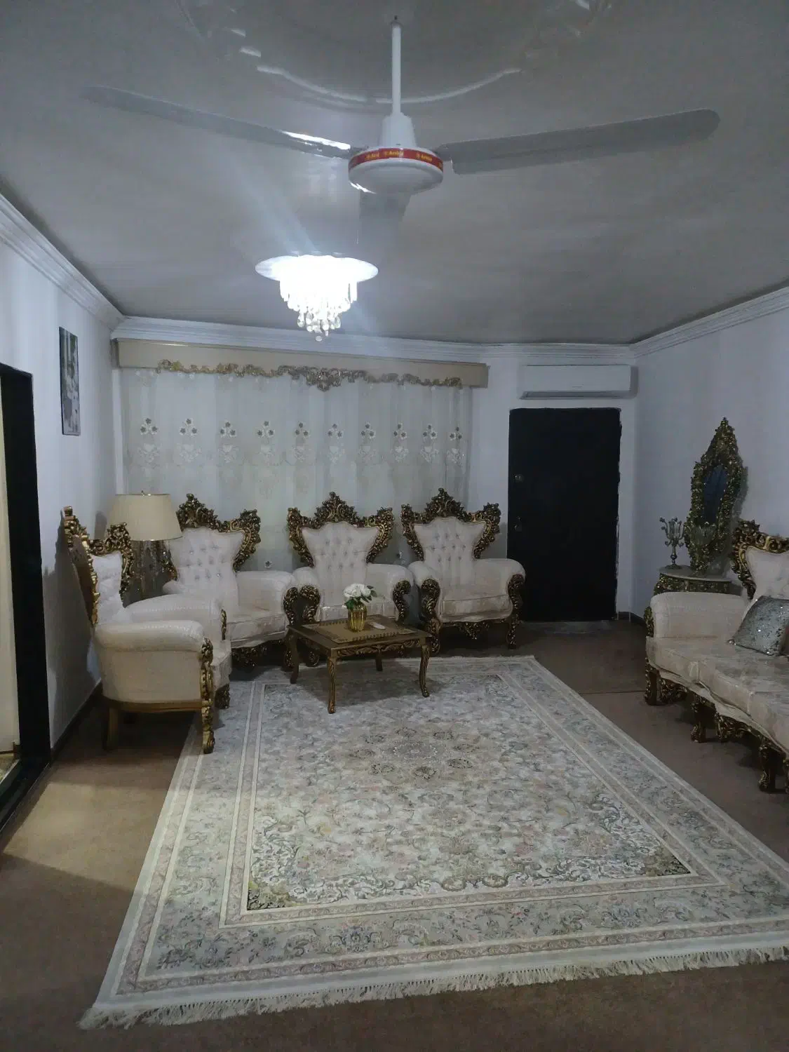 فروش مبل سلطنتی|مبلمان خانگی و میز عسلی|کوهیخیل, |دیوار