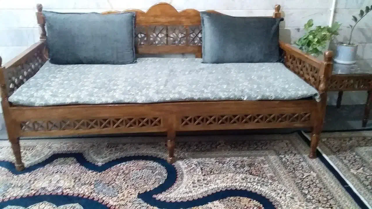 ساخت انواع تخت های سانتی|مبلمان خانگی و میز عسلی|قم, قلعه کامکار|دیوار