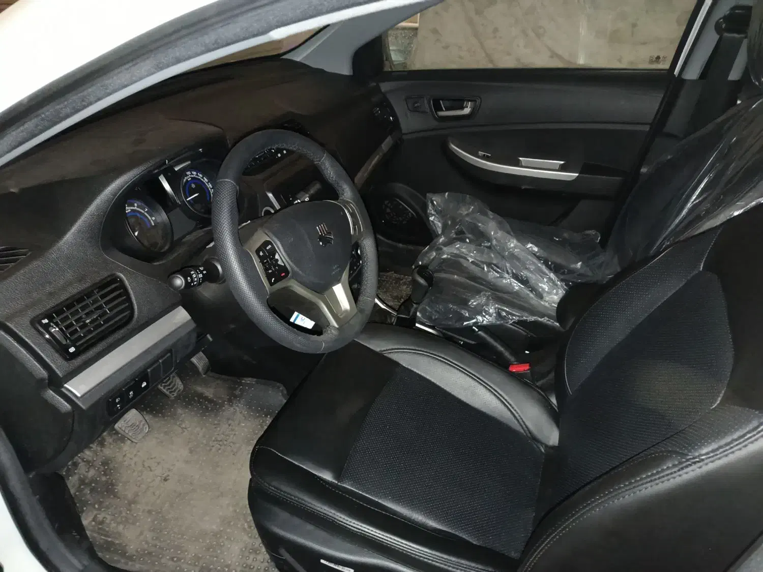 شاهین سانروف دار مدل 1403|خودرو سواری و وانت|قم, عمار یاسر|دیوار