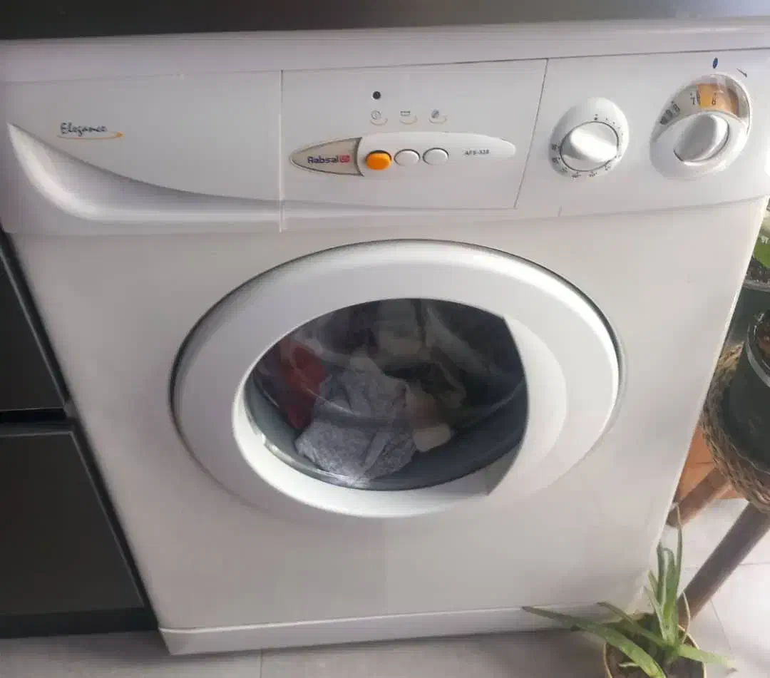 ماشین لباس شویی سالم و تمیز بدون خط و خش|ماشین لباسشویی و خشککن لباس|ری, دیلمان|دیوار