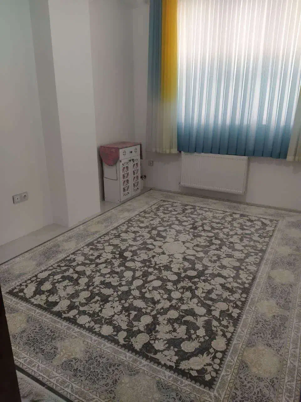 پرده کاملا نو و زیبا|پرده، رانر، رومیزی|قم, زنبیل آباد|دیوار