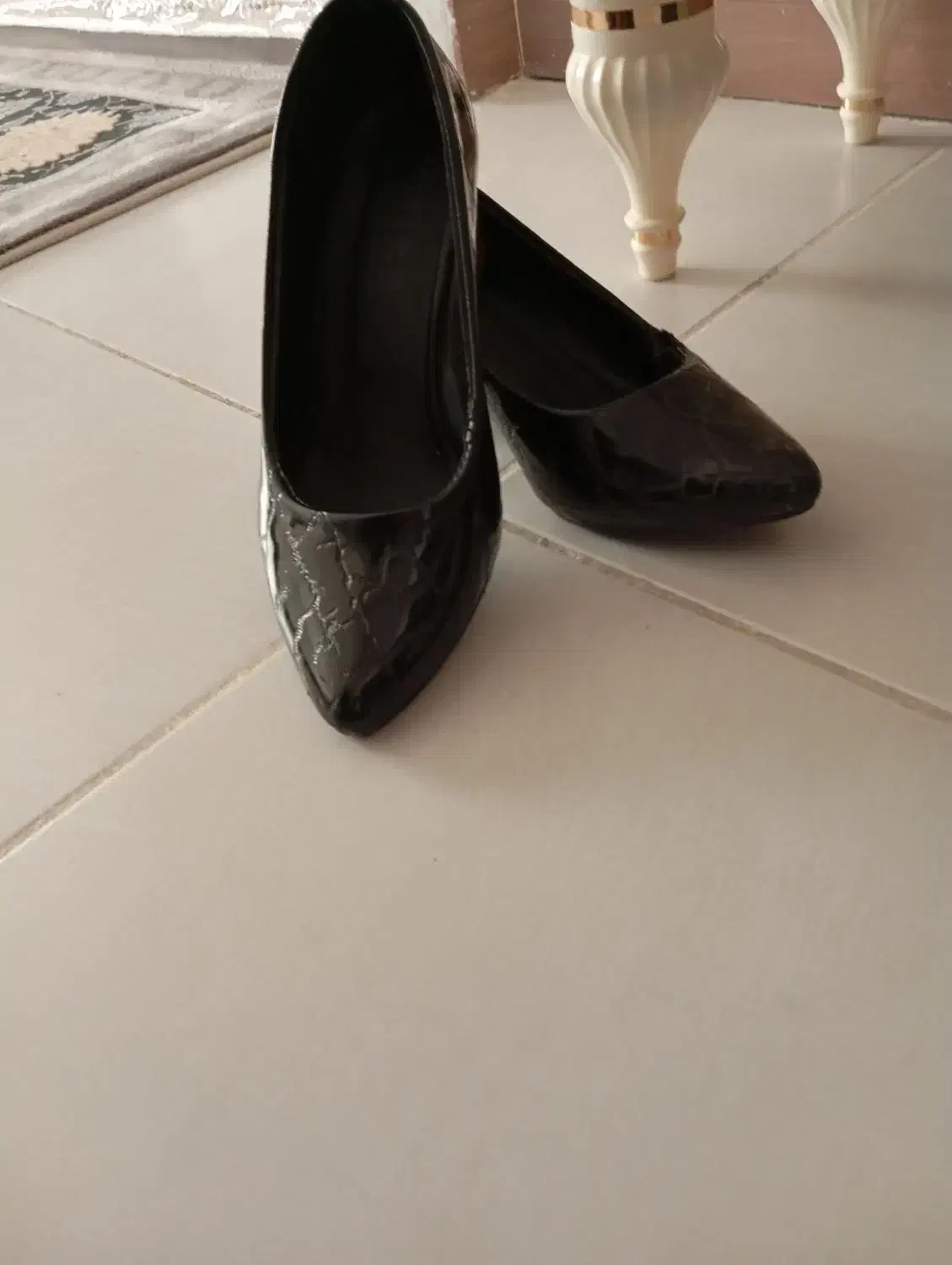 کفش مجلسی|کیف، کفش، کمربند|ساوه, |دیوار